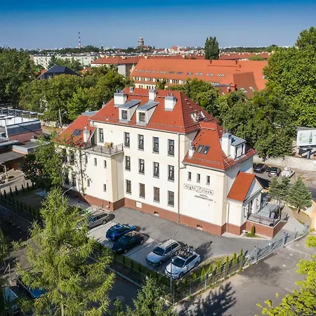 Hostel 